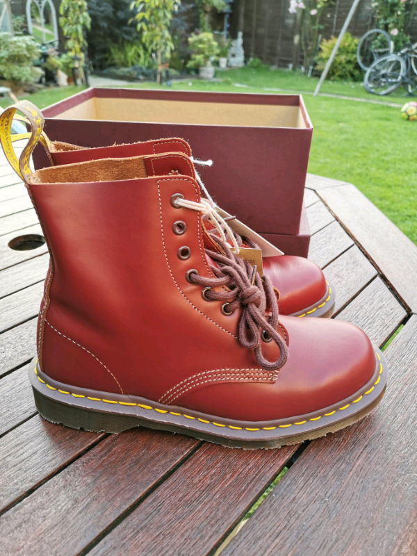 dr martens oxblood quilon
